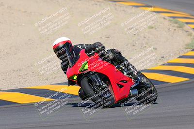 media/Oct-09-2022-SoCal Trackdays (Sun) [[95640aeeb6]]/Turns 9 and 10 (1050am)/